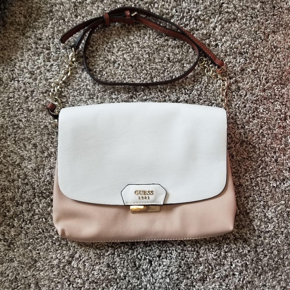 Like new Guess crossbody purse.